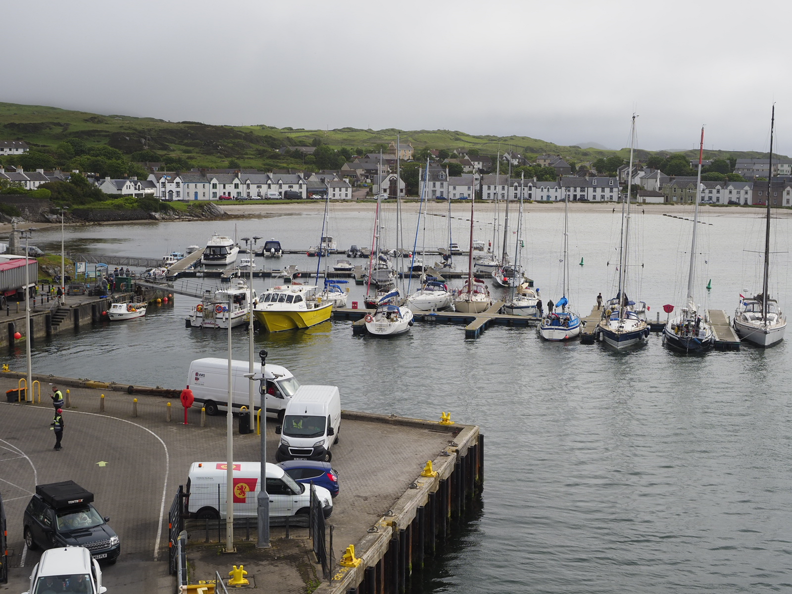 Stellplatz bei Port Ellen Leuchtturm Bucht, Fähre aufs Festland